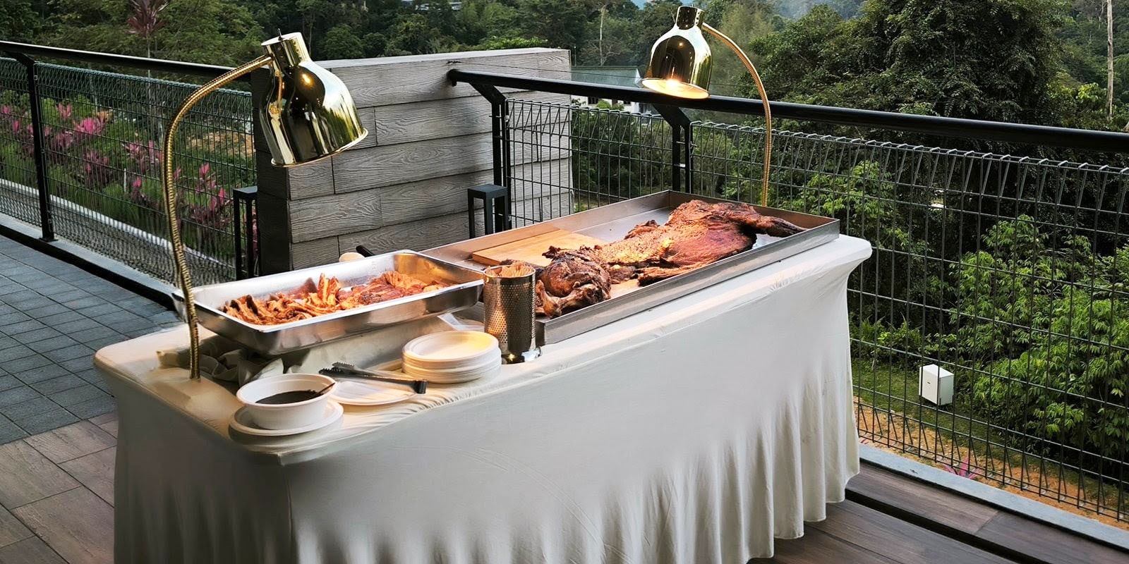 Roast lamb presentation